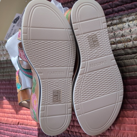 L'ARTISTE* Spring Step Floral Bloom painted wedge heel sandals velcro close sz 8 - Picture 12 of 17